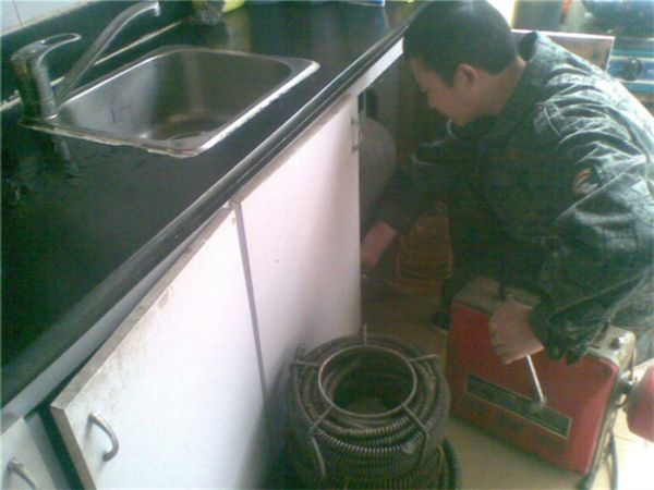 成都疏通管道专业电话（成都专业管道疏通）