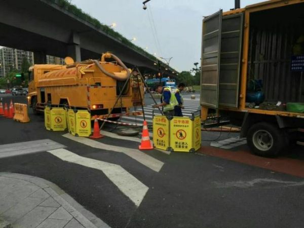 成都市政管道疏通价格咨询（管道疏通价格表成都大力管道疏通服务）